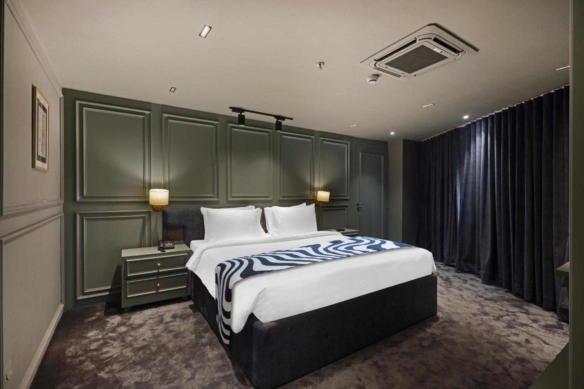 Sunday Hotel Вадодара Экстерьер фото